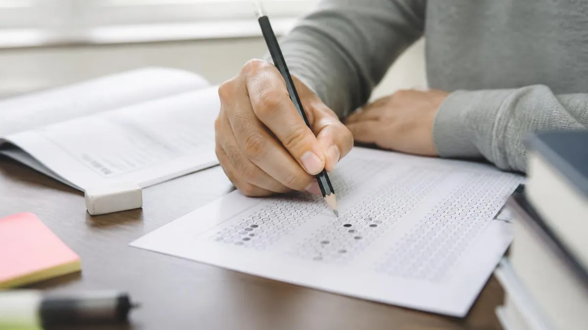Test Leben in Deutschland: 33 Fragen & Übungsfragen für die Einbürgerung