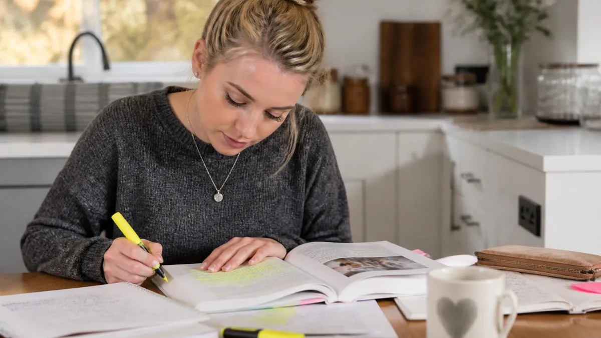 Top Makeup Artist - MUA - Makeup Artist certification study resource