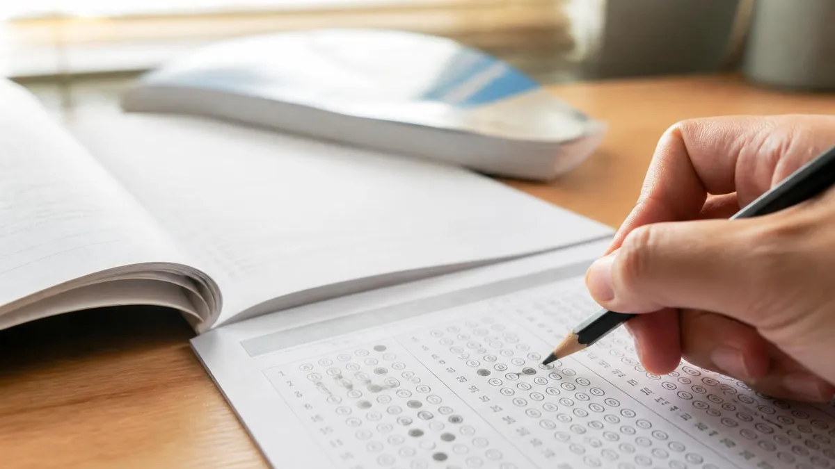Knopman Marks SIE Prep: How to Use the Book, Pass the Exam, and Launch Your Finance Career