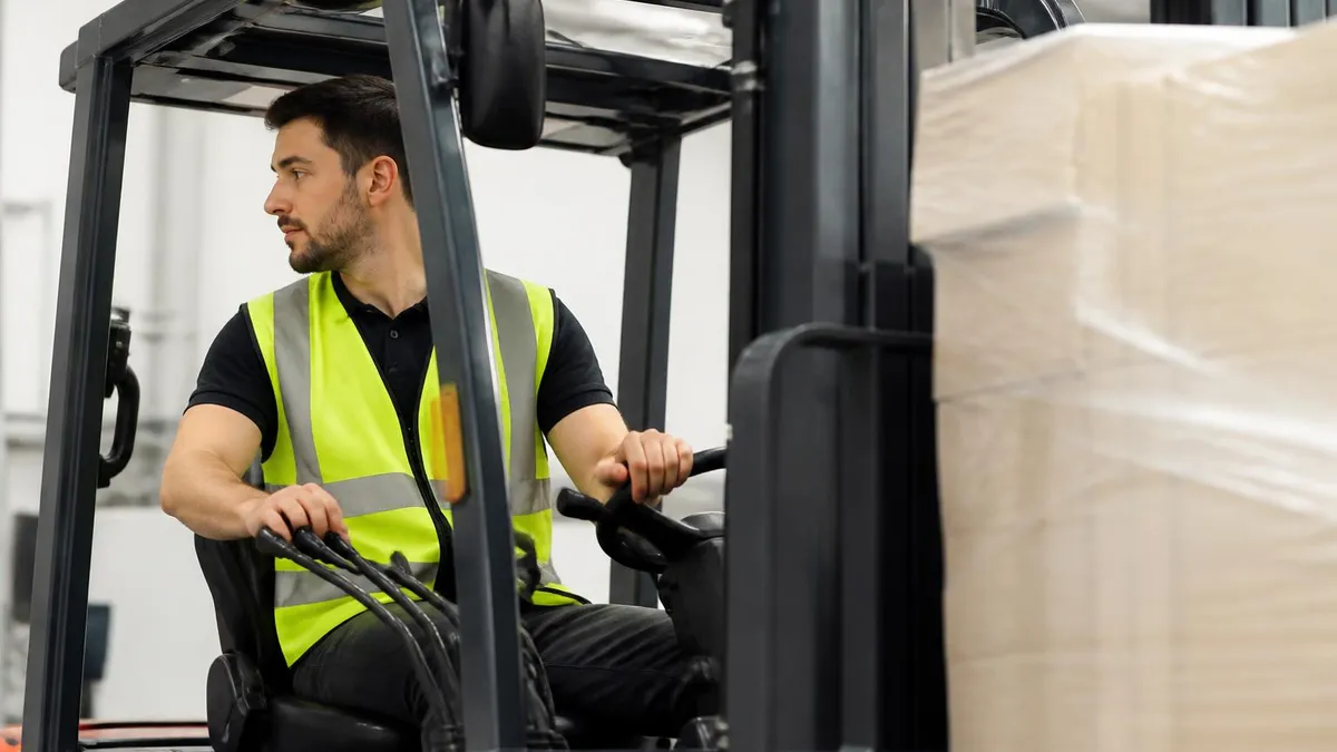 How to Land Your First Forklift Operator Job - Forklift Licence Australia - TLILIC0003 certification study resource
