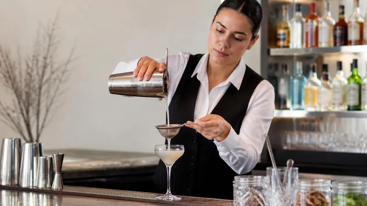Bartender Pay: What You Really Earn Behind the Bar in 2026 June