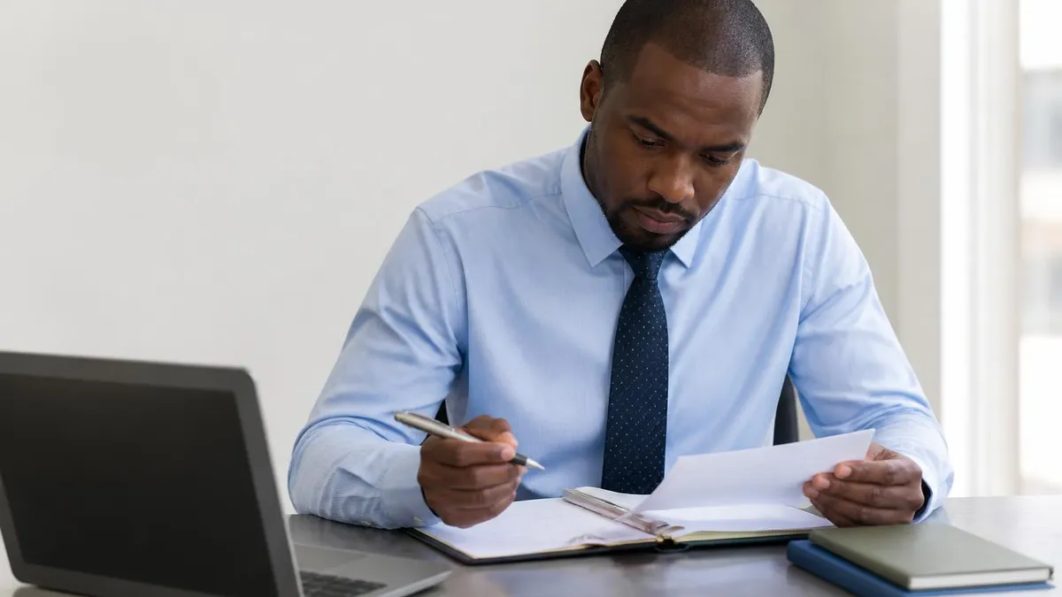 Claims Adjuster Trainee: Entry Pay, Training Path and Career Outlook