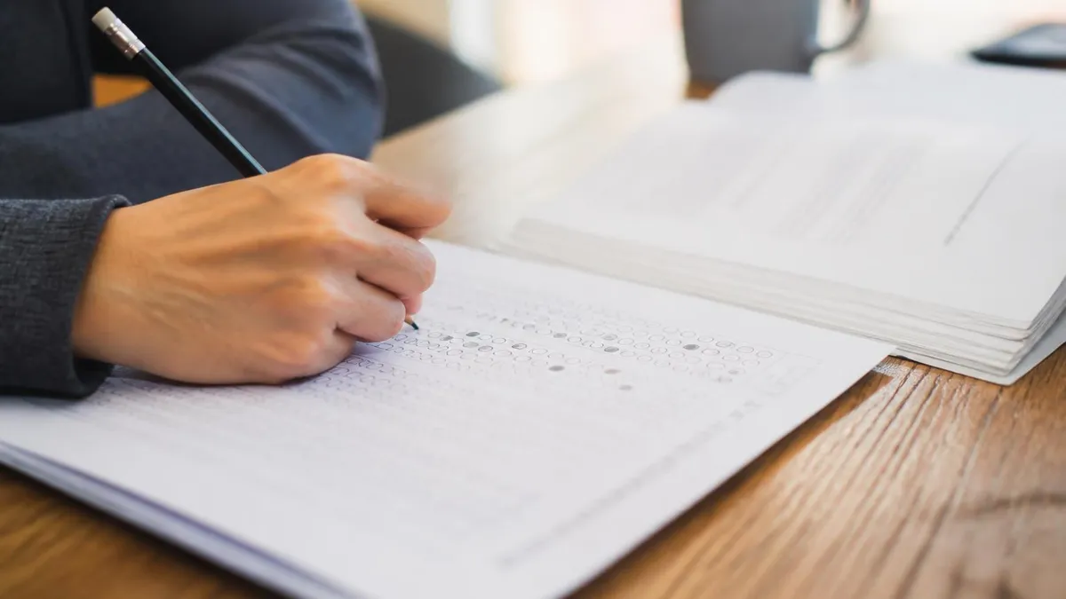 Workers Comp Claims Adjuster Jobs: Complete Career Guide for 2026 June
