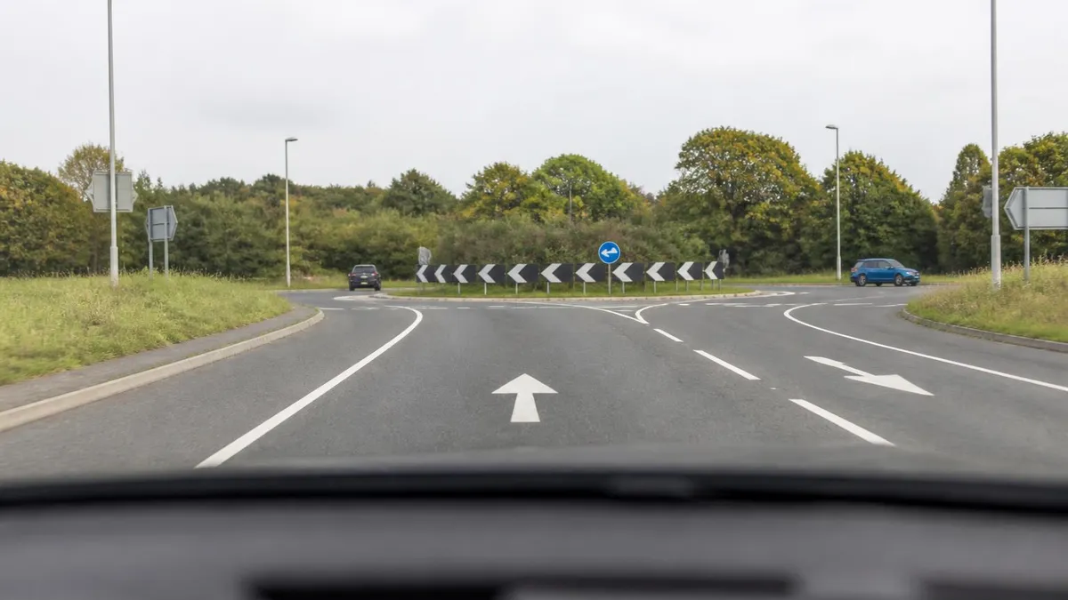 Book Driving Lessons: The Complete UK Guide to Finding Instructors, Comparing Costs, and Getting on the Road in 2026 June
