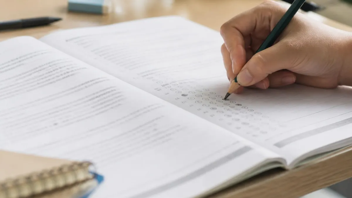 Preguntas Del Examen De Ciudadania - DELE en Español - Diploma de Español como Lengua Extranjera certification study resource