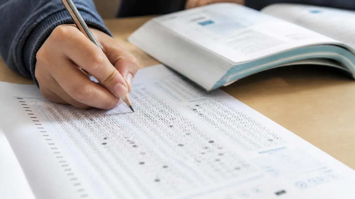 Examenes De Servicio Civil De Nueva York guide for Exámenes del Estado de Nueva York - Práctica en Español exam preparation