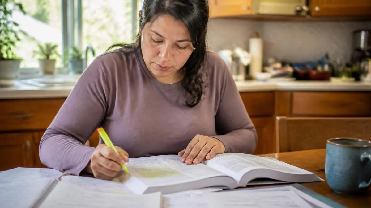 Formularios De Impuestos Y Empleados Del Estado De - Exámenes del Estado de Nueva York - Práctica en Español certification...