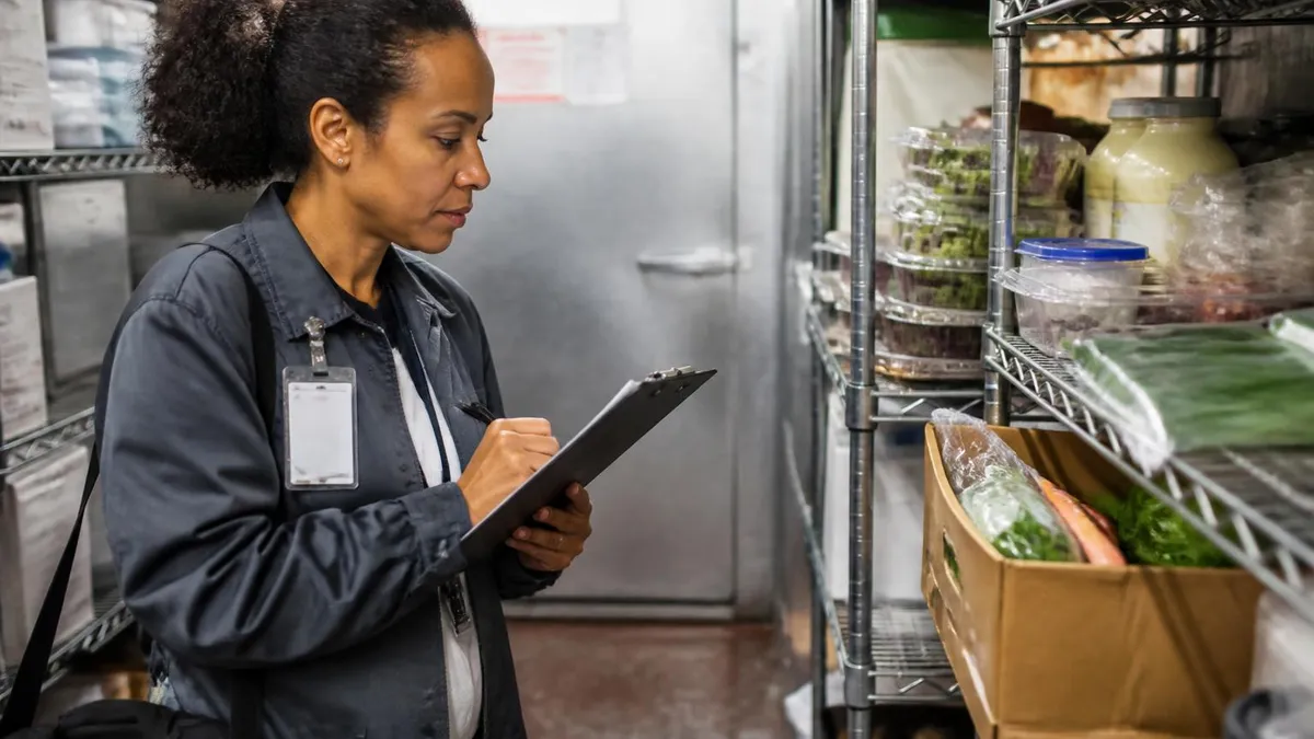 SERVSAFE Food Handler Practice Test - ServSafe - Examen de Manipulador de Alimentos y Gerente certification study resource