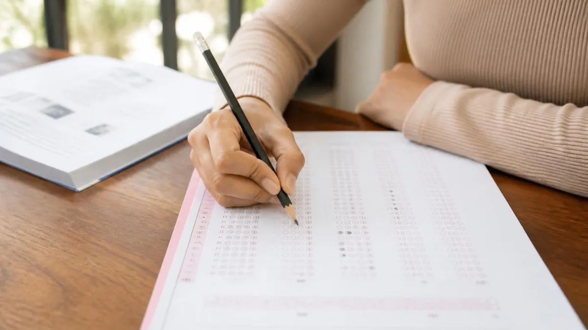 Practice Test - Examen de Manicurista certification study resource
