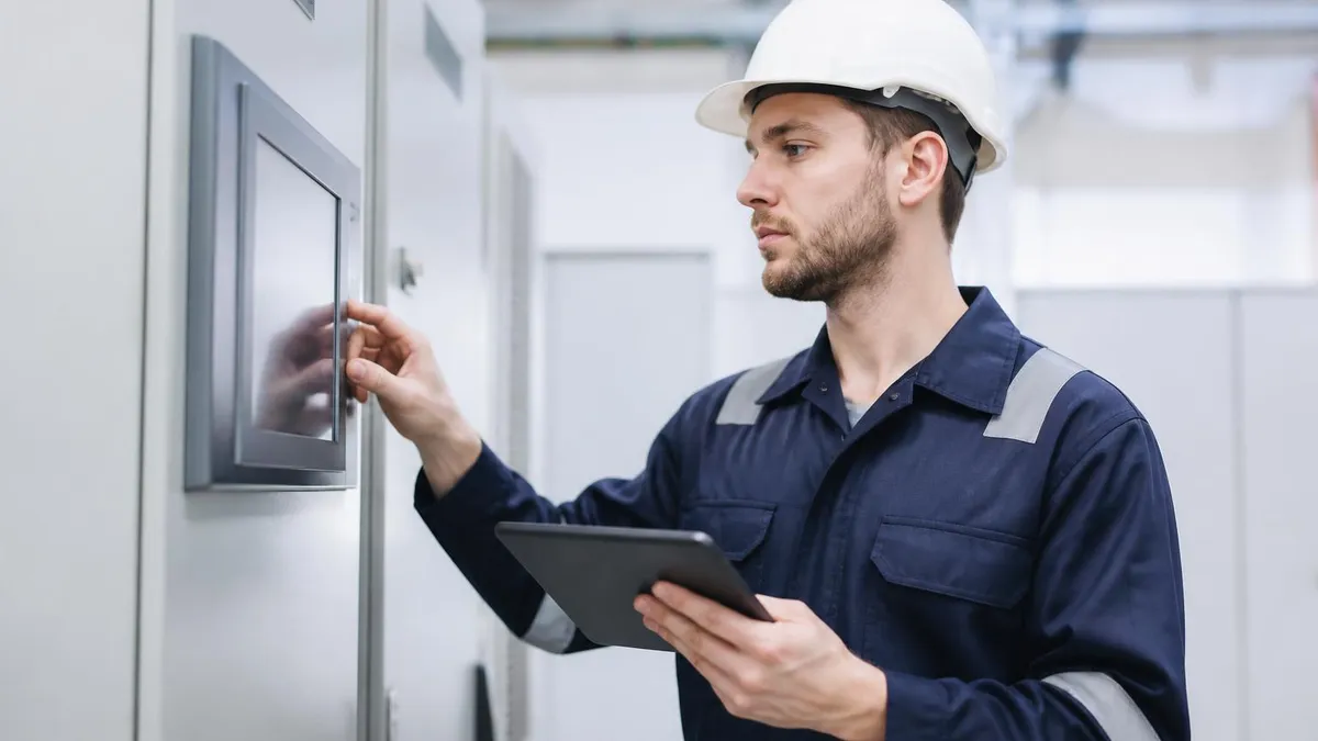 How to Find a General Contractor: License, Duties & Costs 2026 July