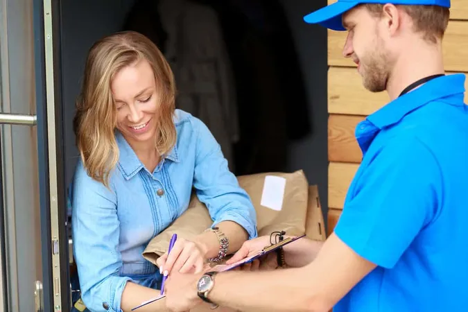 Smiling Delivery Man Blue Unifor - Blog study guide