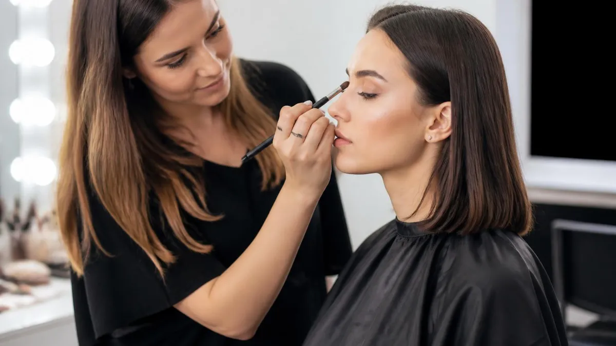 Makeup Artist Near Me: How to Find (or Become) a Local MUA
